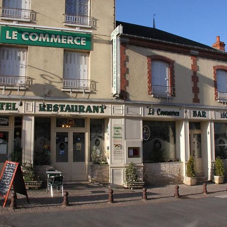 Hotel Le Commerce Bellegarde-du-Loiret Esterno foto